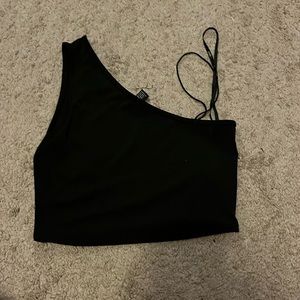 Black cropped tank top